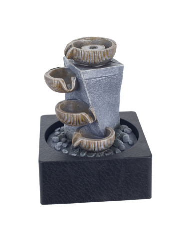 Font cascada 4 nivells amb llum groga