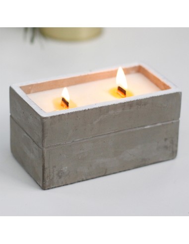 Vela de ciment amb metxa de fusta